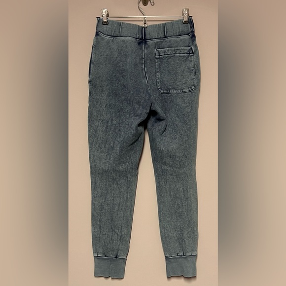 TNA Aritzia JOGGER Sweats DENIM Sweat Pants XS - Picture 2 of 9